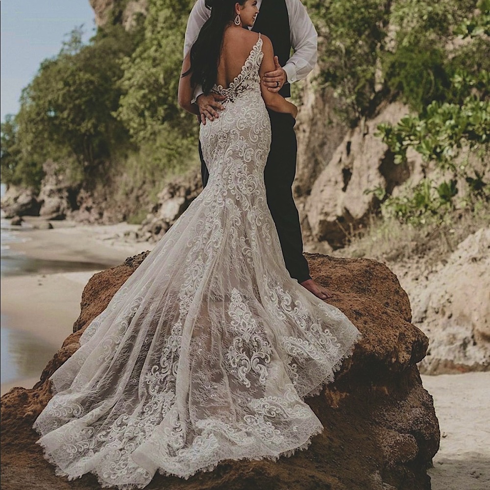 Allure Bridals 9501 wedding dress